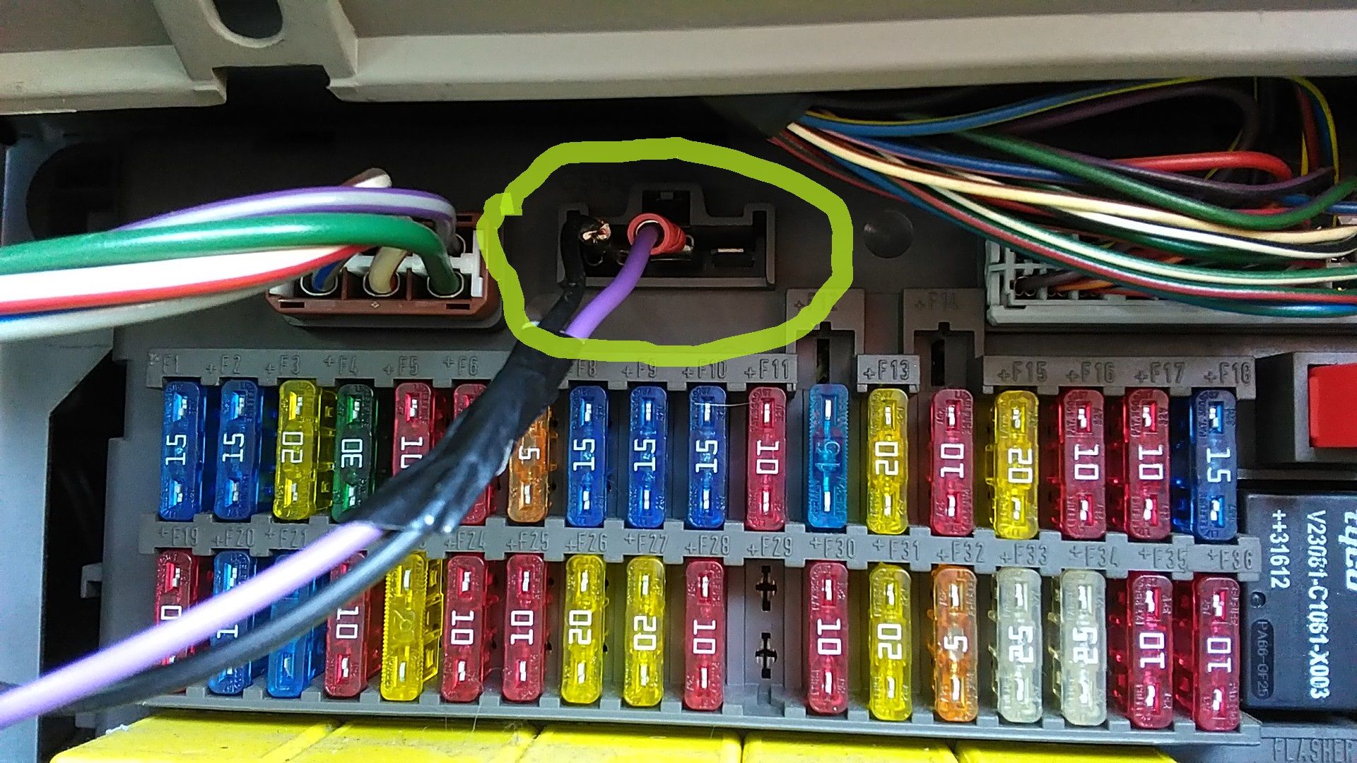 fl1-fusebox.jpg