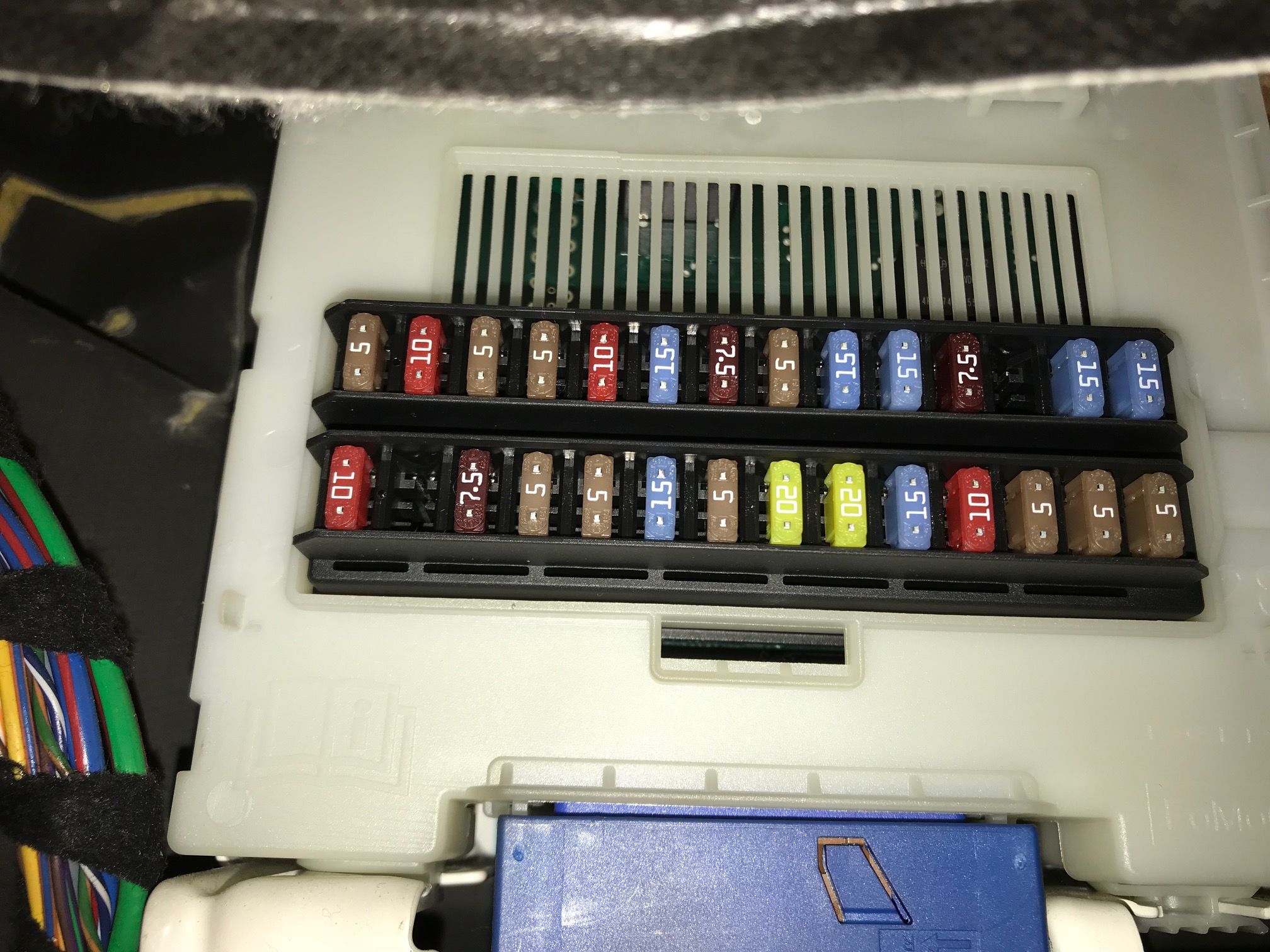 FREELANDER2_FUSEBOX.jpg
