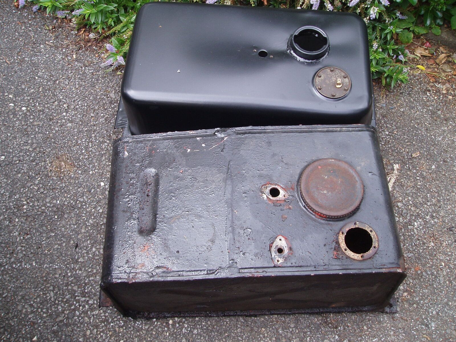 Fuel tanks 1.JPG