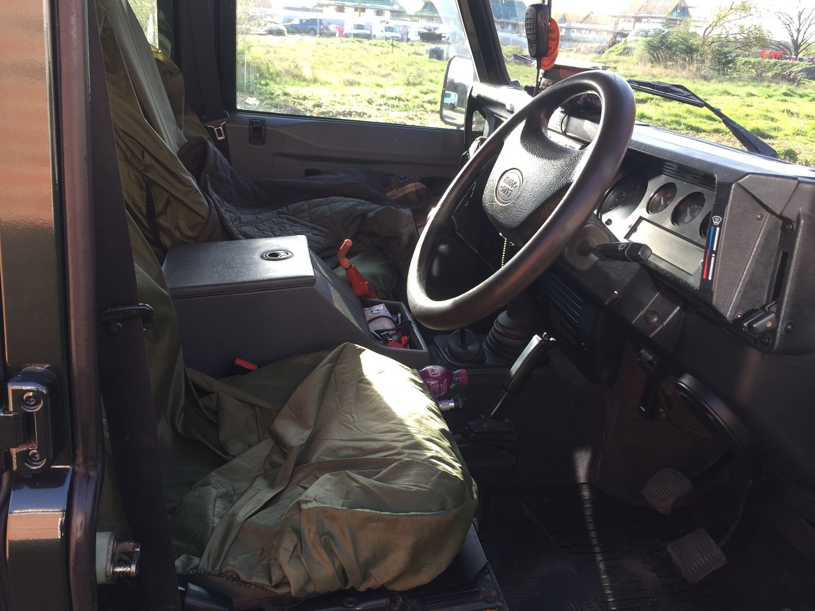 land rover inside front.JPG