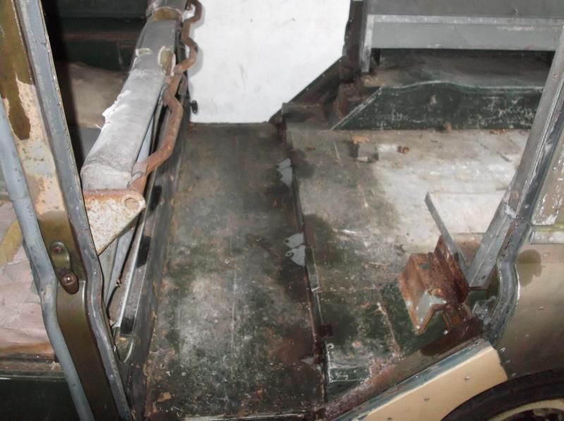 Land Rover series 2a station wagon rear seats out.JPG