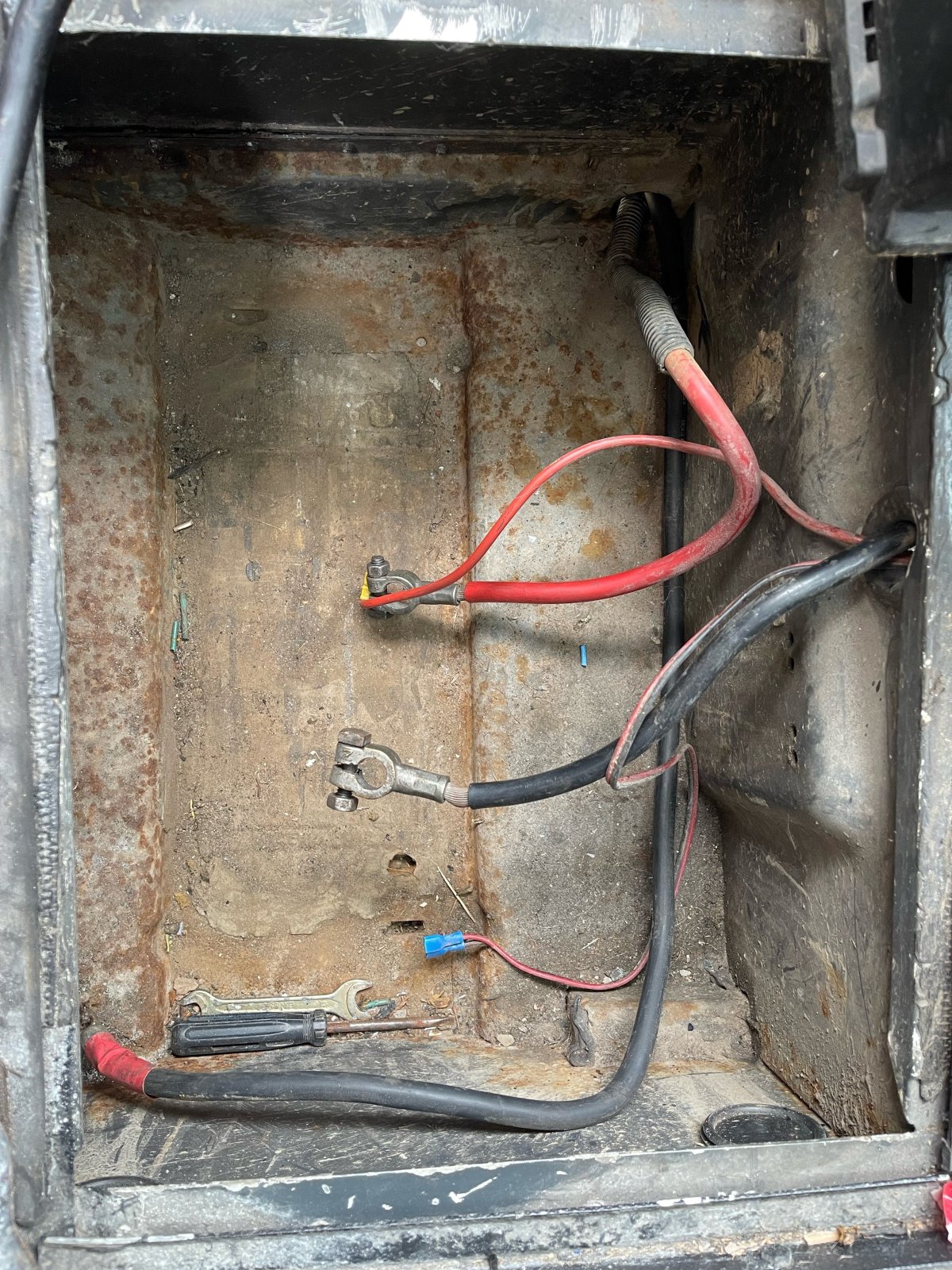 LR Battery Box.jpg