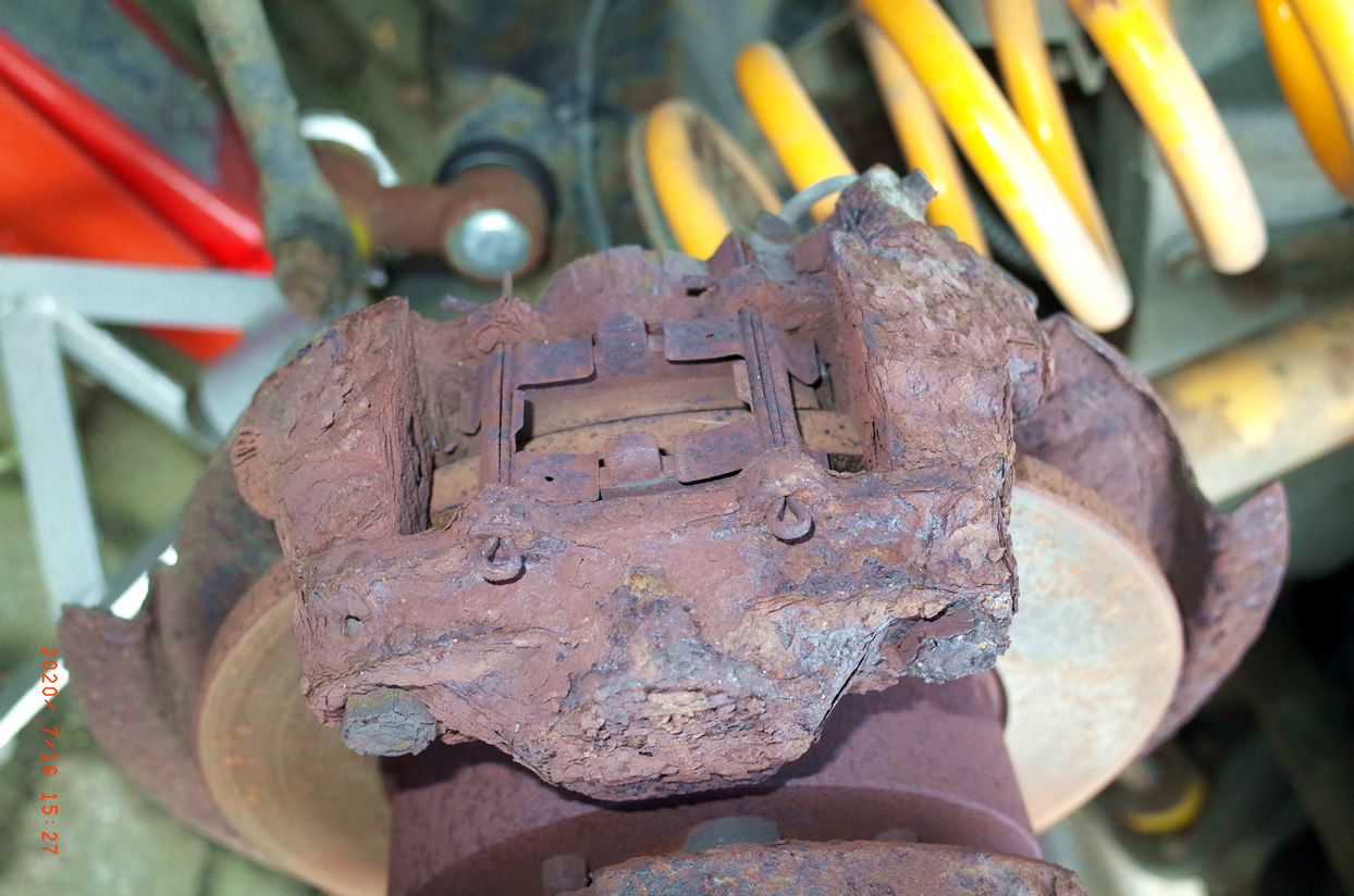 rear-caliper-off_3.jpg