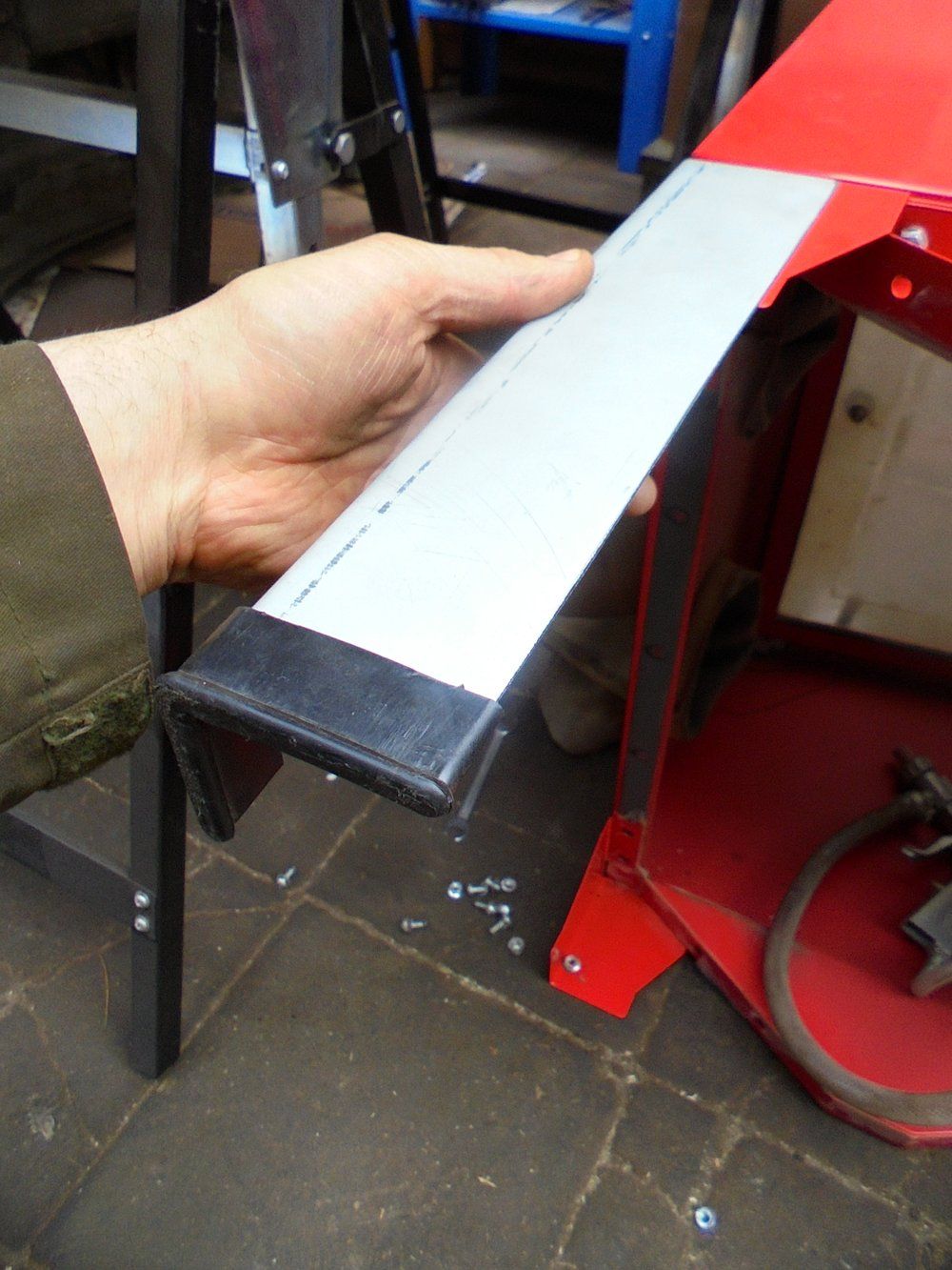 Sand blasting cabinet legs.JPG