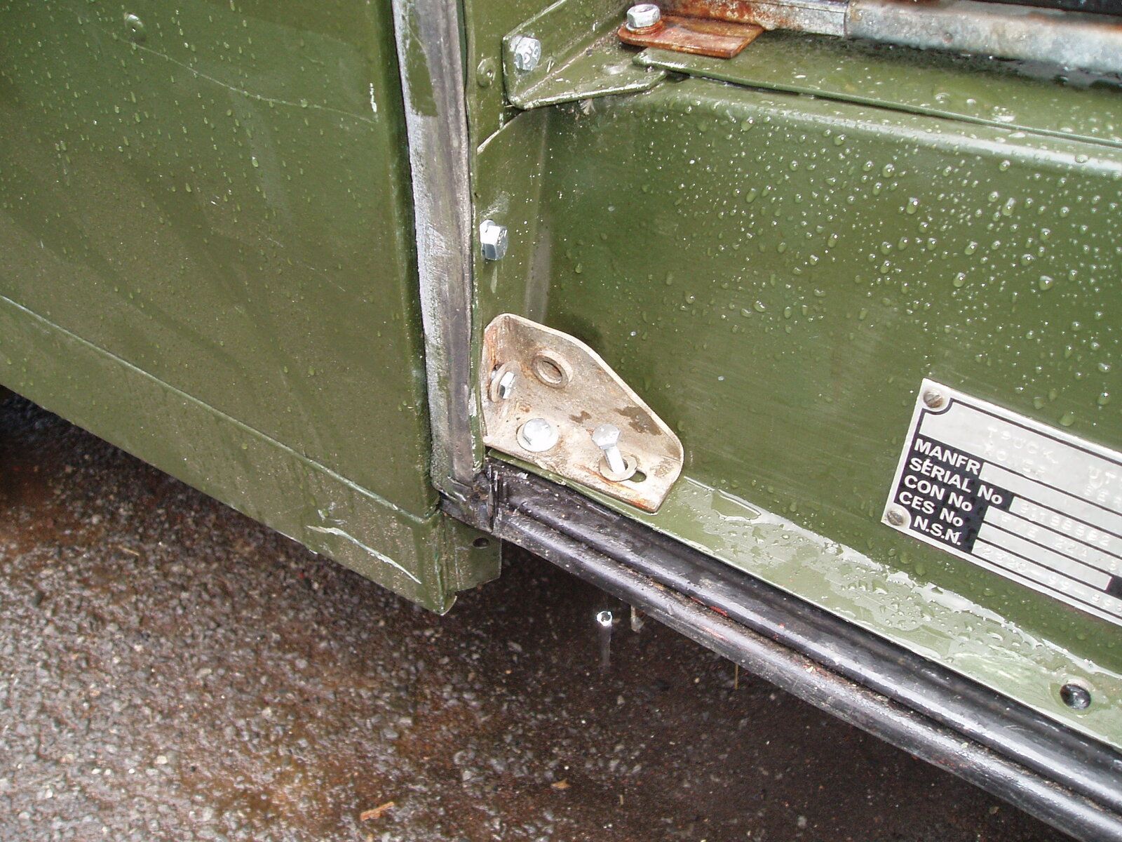 Seat belt bracket.JPG