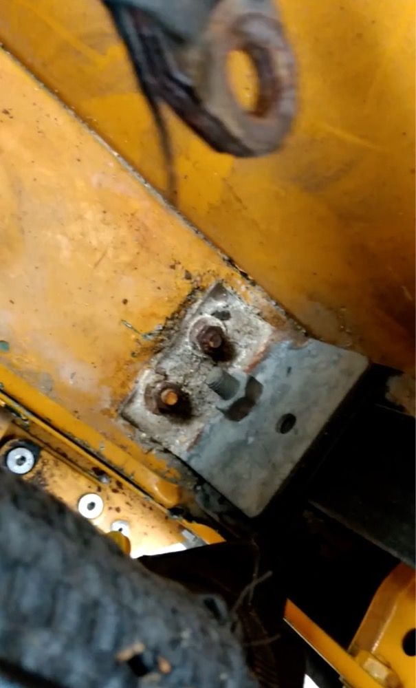 seatbelt bracket1.jpg