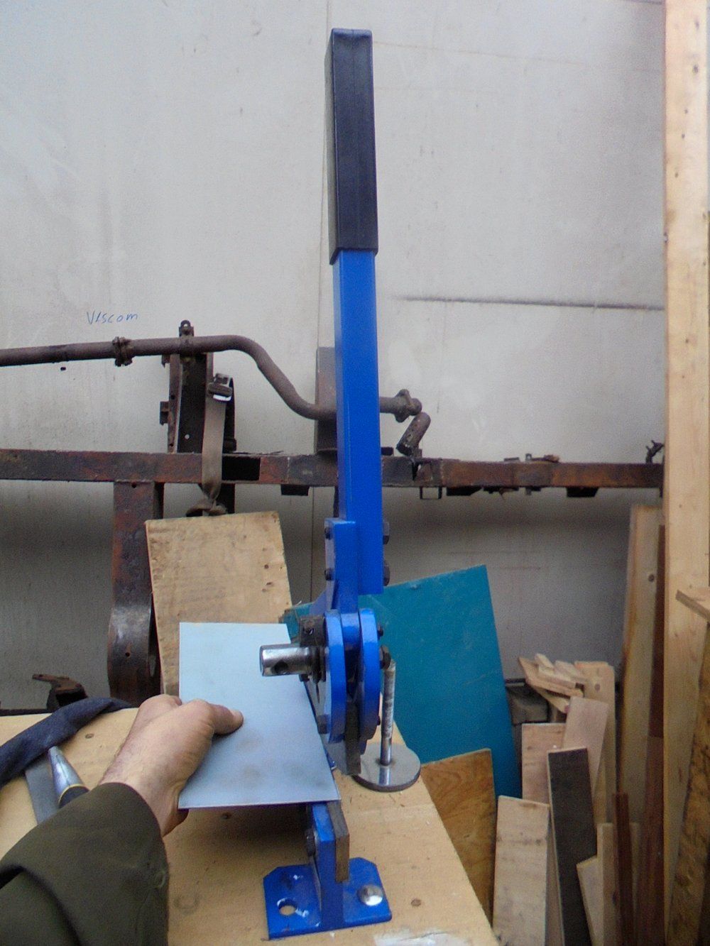 Sheet metal working cutting sheet metal4.JPG