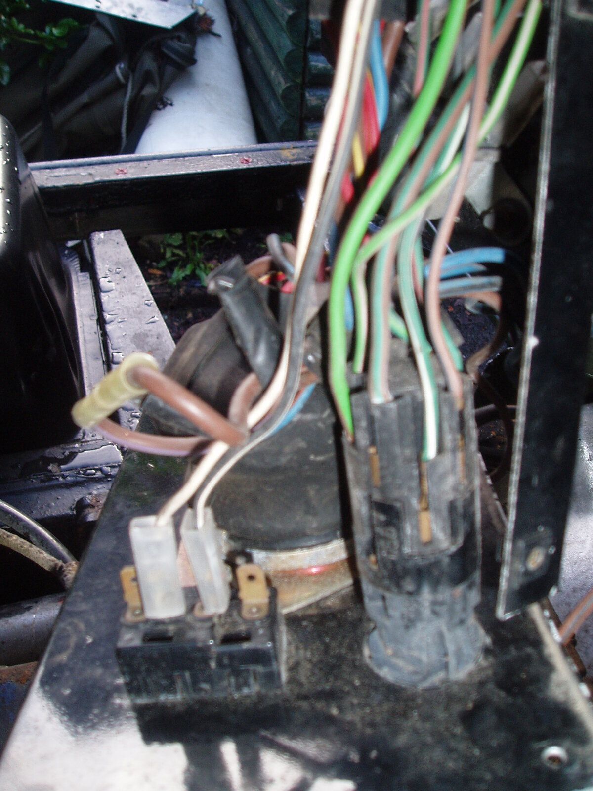 strange wiring.JPG