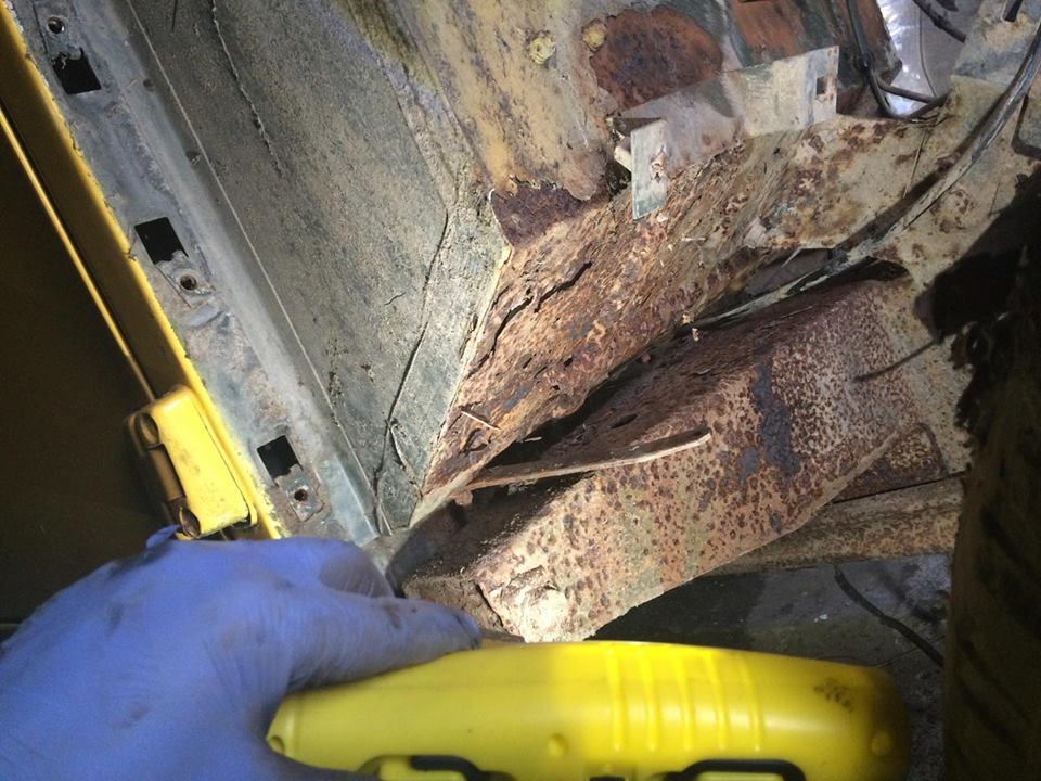 yellow 90 footwell old.jpg