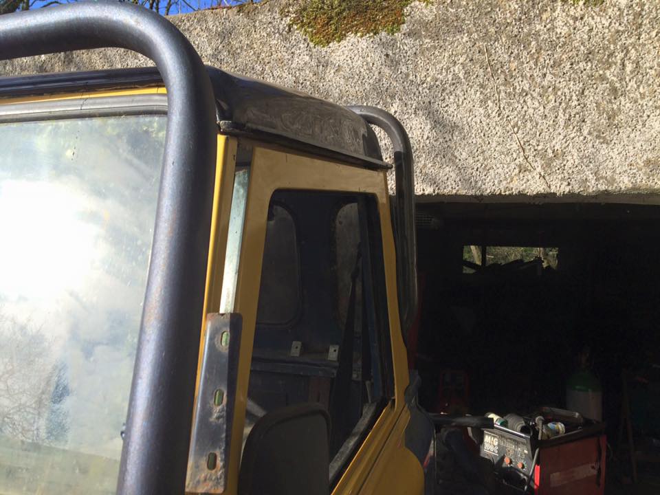 yellow 90 rollcage side good.jpg