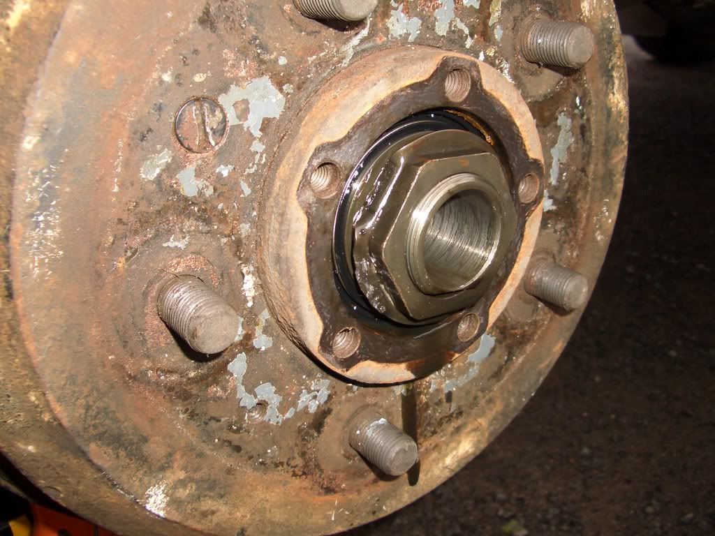 rearwheelbearingsrenewal006.jpg