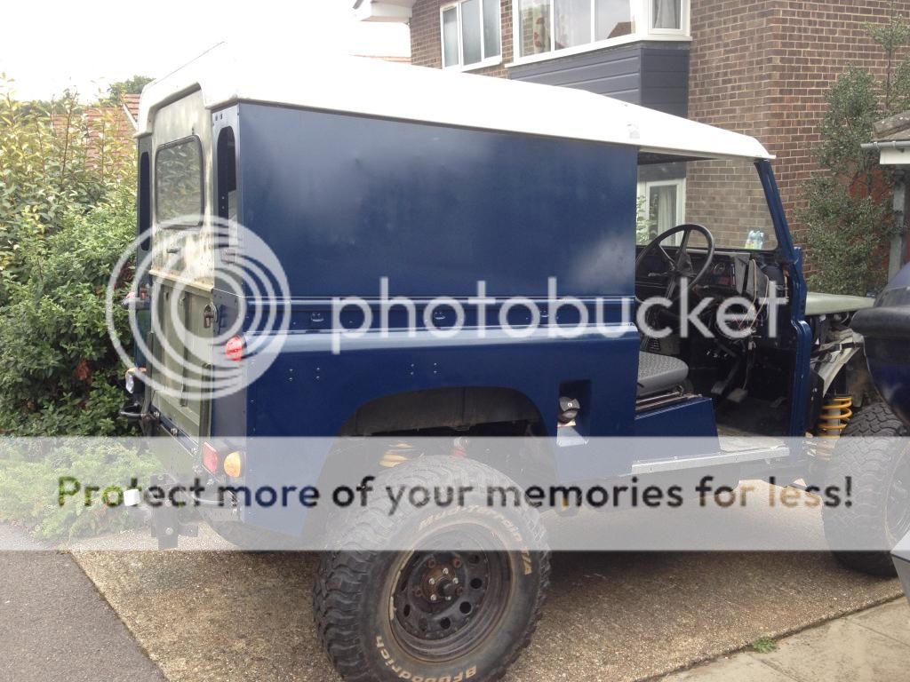LandRover1571_zpsad9833e4.jpg