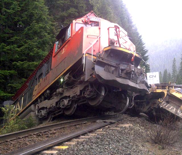 railroaded-cn-derailment-apr-25-20122.jpg