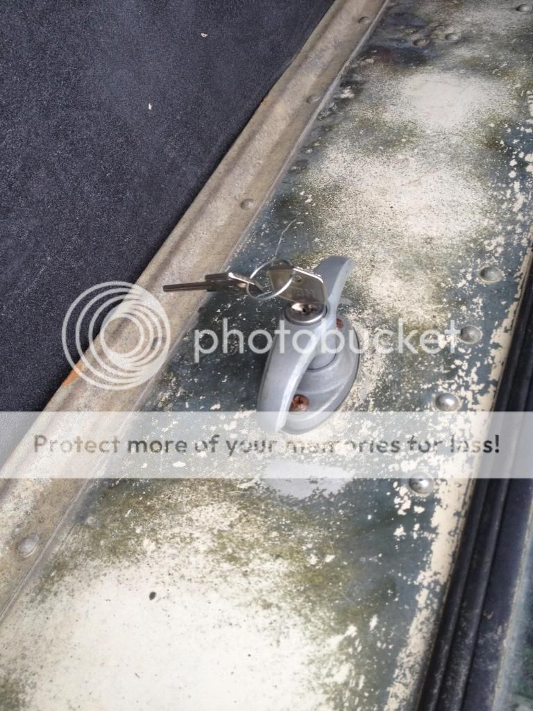 LandRover1667_zps4d41556a.jpg