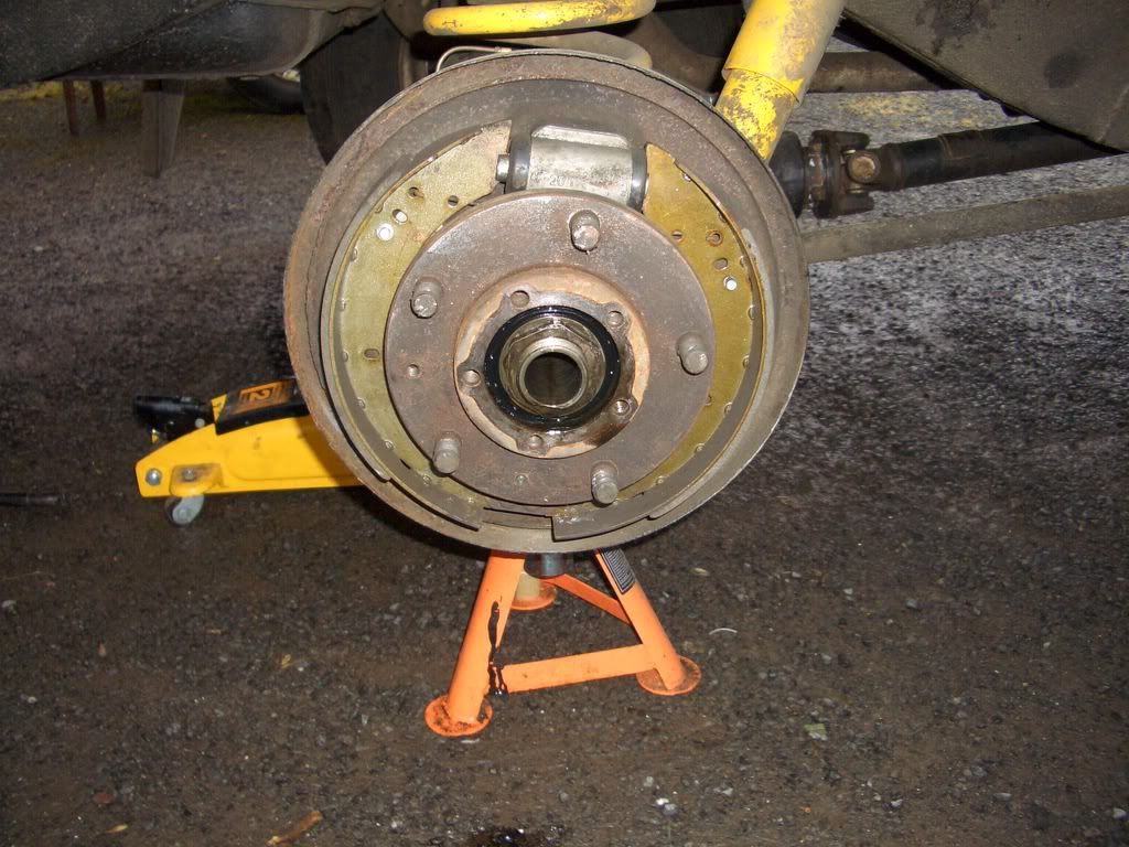 rearwheelbearingsrenewal008.jpg