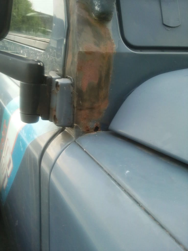 bulkheadhole.jpg