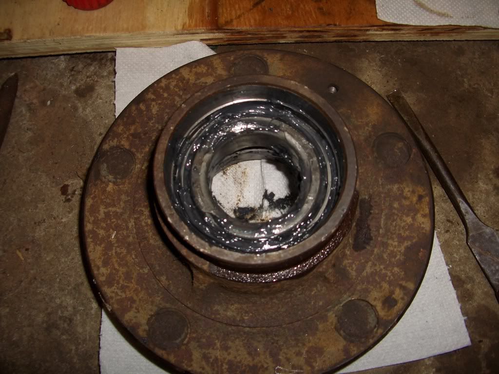 rearwheelbearingsrenewal018.jpg