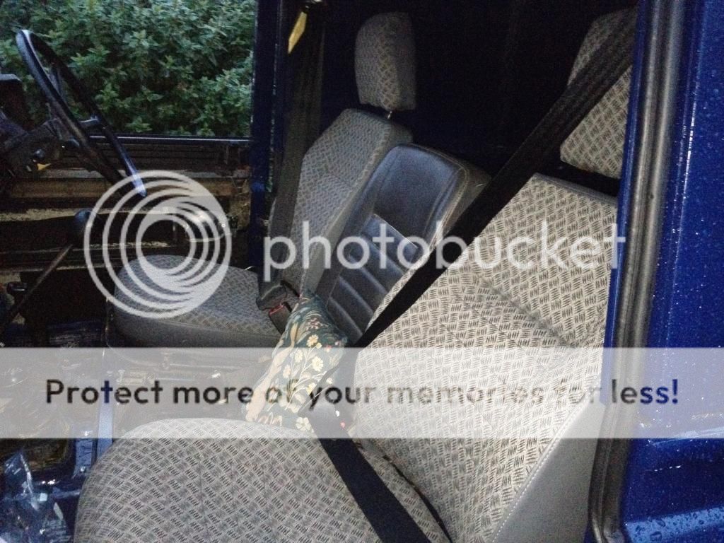 LandRover1692_zps0938667b.jpg