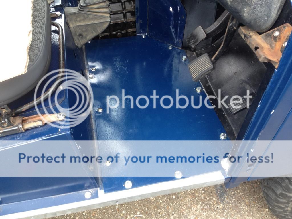 LandRover1644_zpse95e58ad.jpg