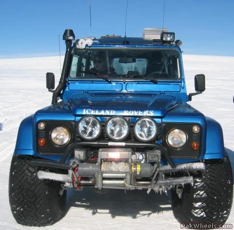 glacier-picture-land-rover-defender-44-inch_8QS_PakWheels(com).jpg