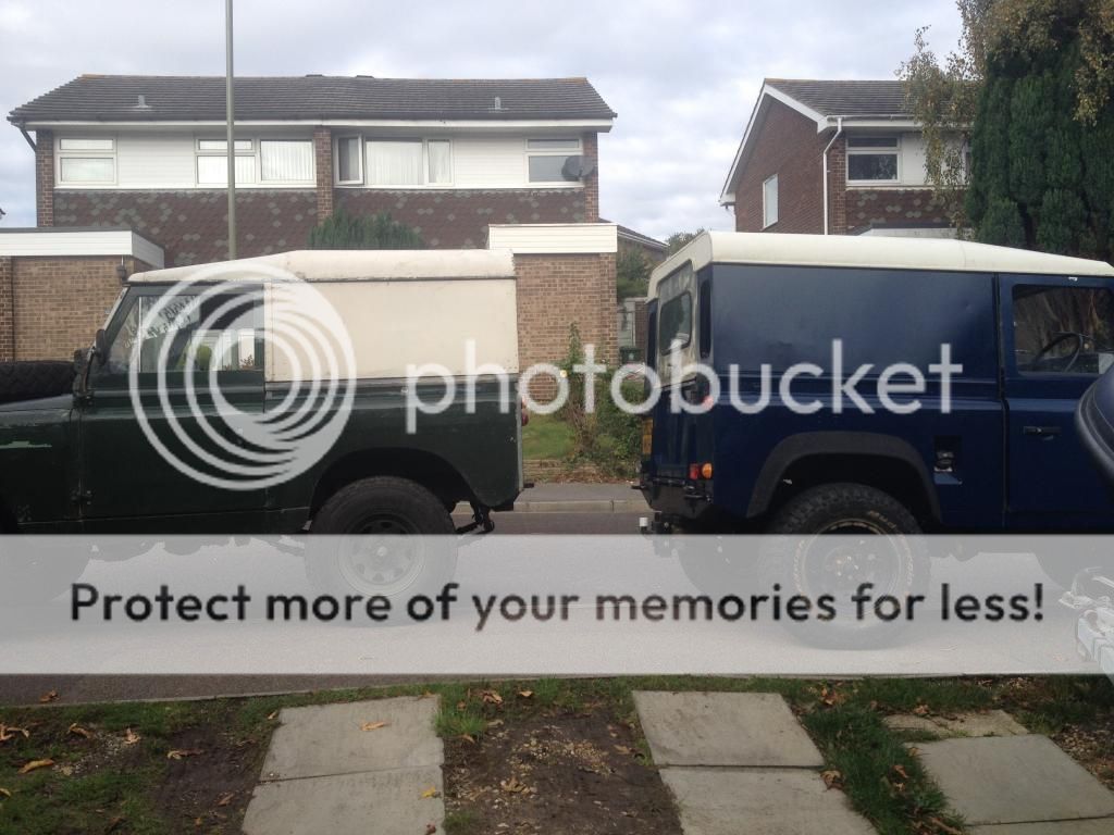LandRover1727_zpsf59afa61.jpg