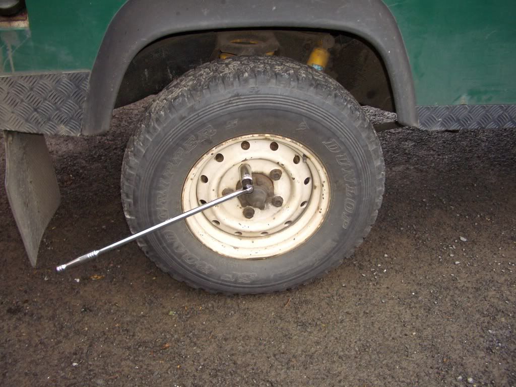 rearwheelbearingsrenewal001.jpg