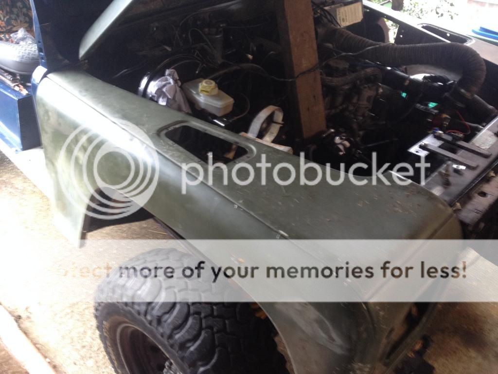 LandRover1577_zps1bcea889.jpg