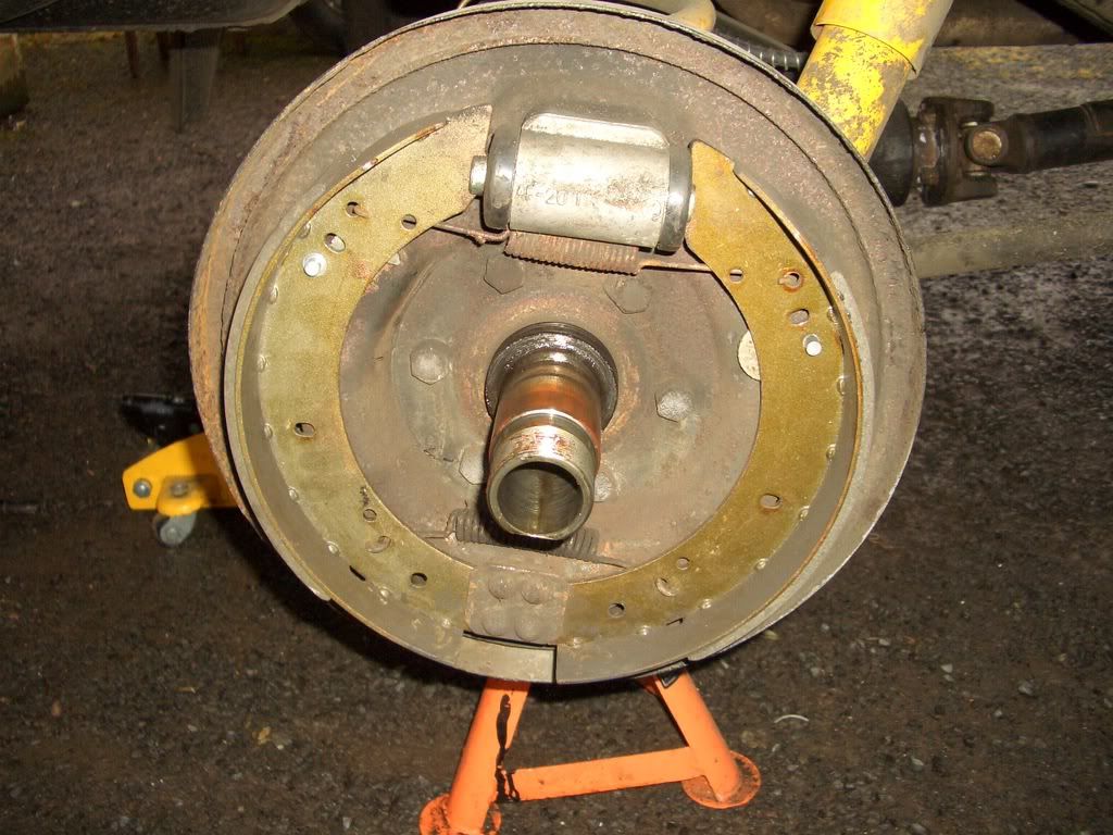 rearwheelbearingsrenewal011.jpg