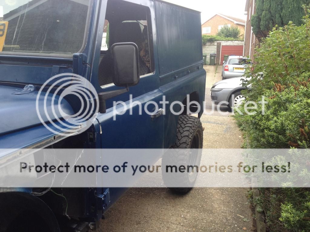 LandRover1642_zps0d9fa55b.jpg