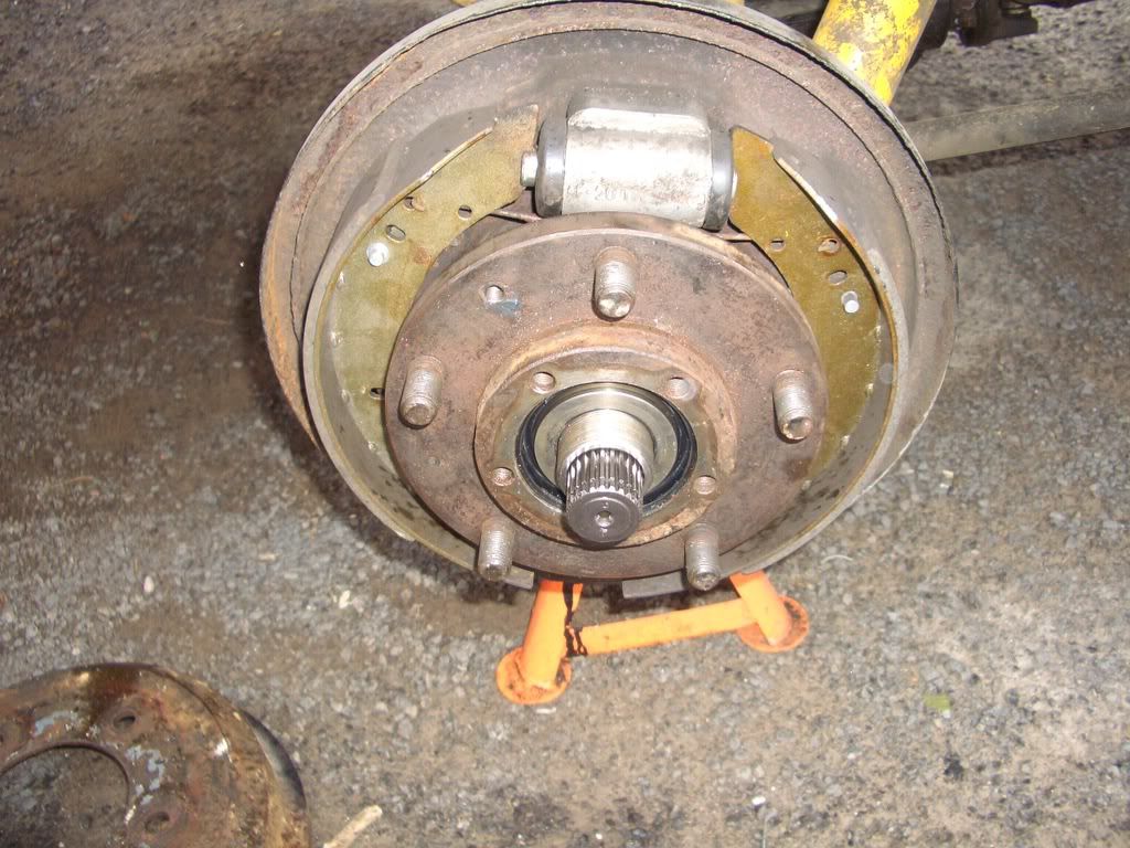 rearwheelbearingsrenewal023.jpg