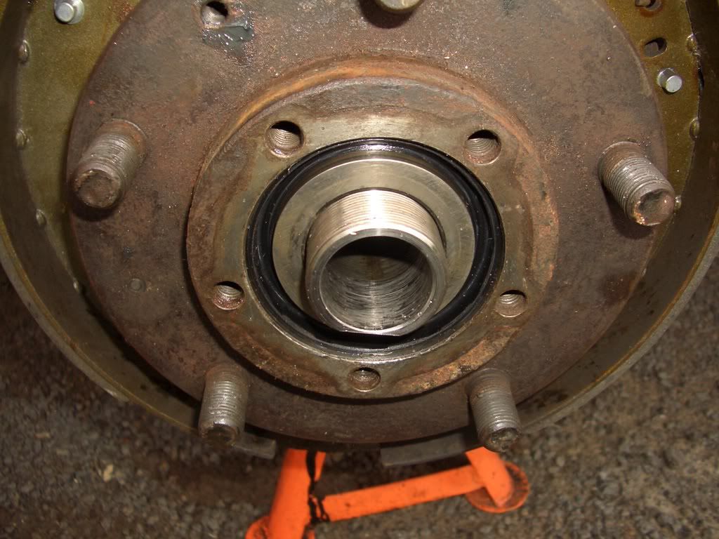 rearwheelbearingsrenewal022.jpg