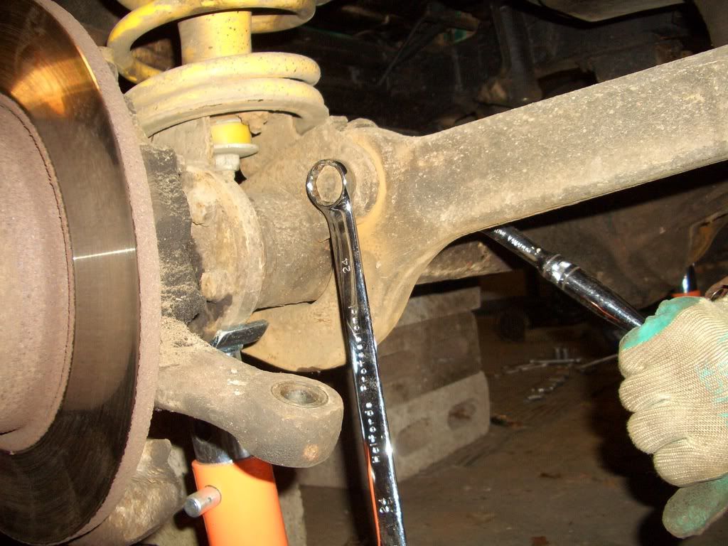 Changingmedefenderaxle011.jpg