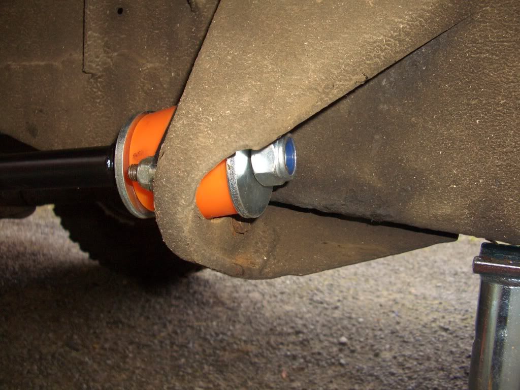 rearlowerlinkbushes013.jpg