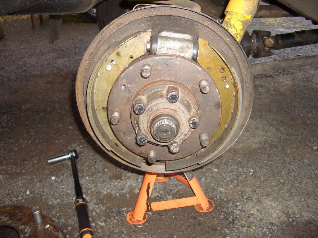 rearwheelbearingsrenewal029.jpg