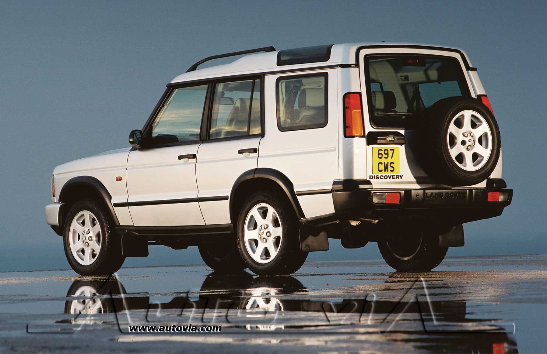 Land_Rover_Discovery_1.jpg